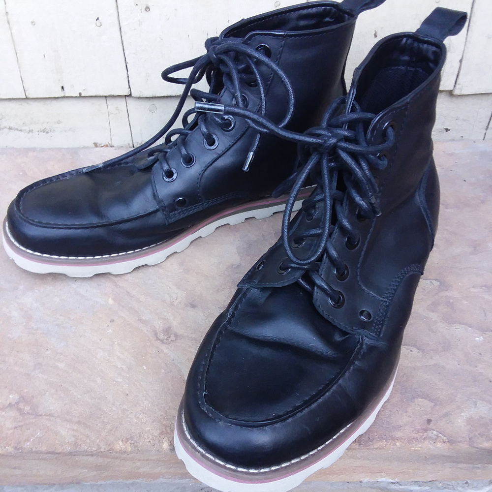 Men's Leather Mock Toe Boots In Black